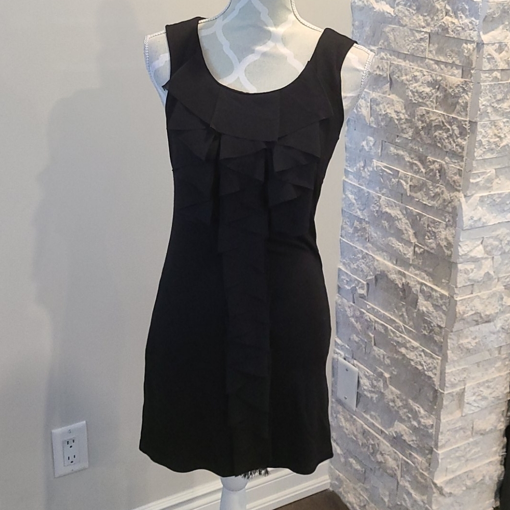 Vero Moda ruffled front blk sleeveless dress